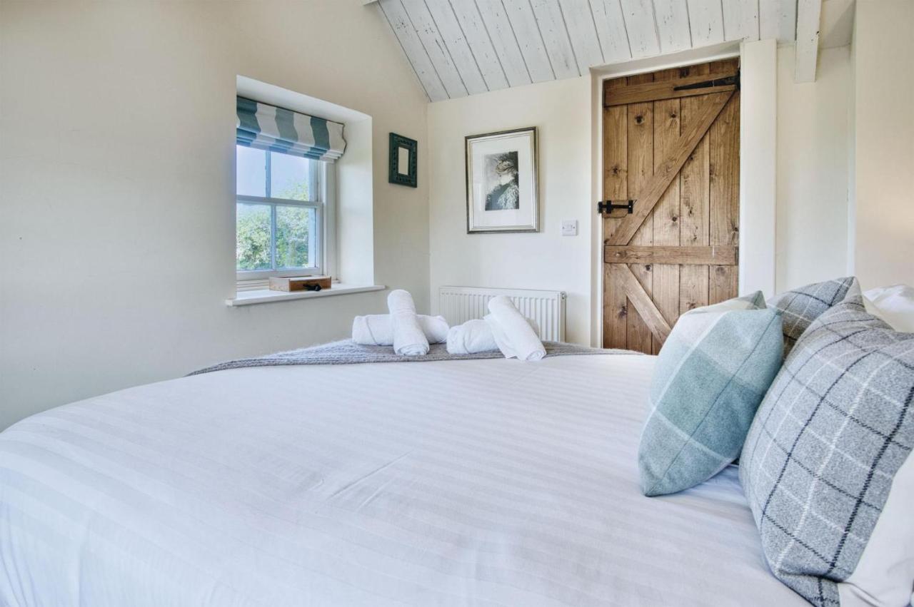 Dollars Cottage - 4 Bedroom Cottage - แลงเกนนิธ ภายนอก รูปภาพ